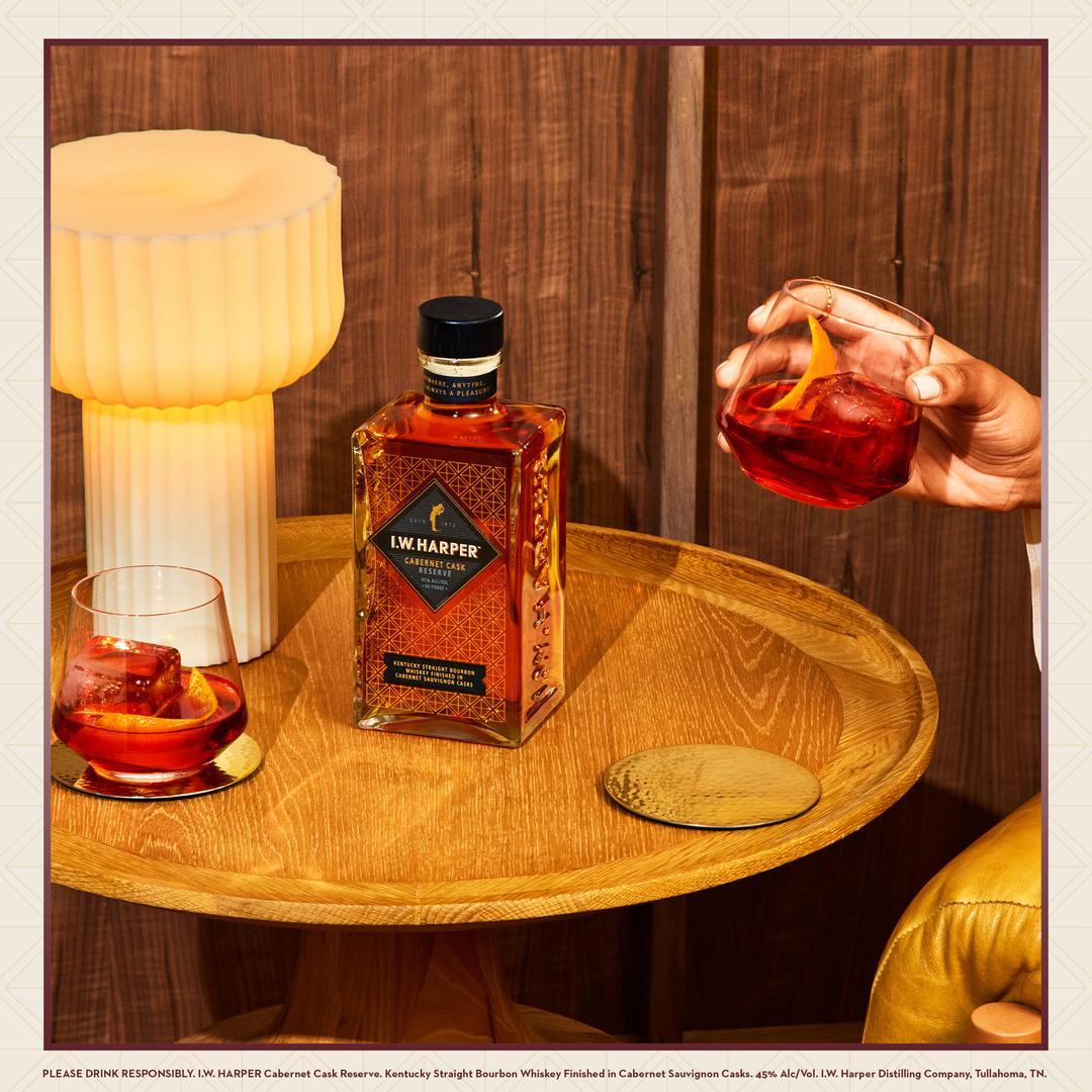 I.W. HARPER CABERNET CASK RESERVE BOURBON WHISKEY